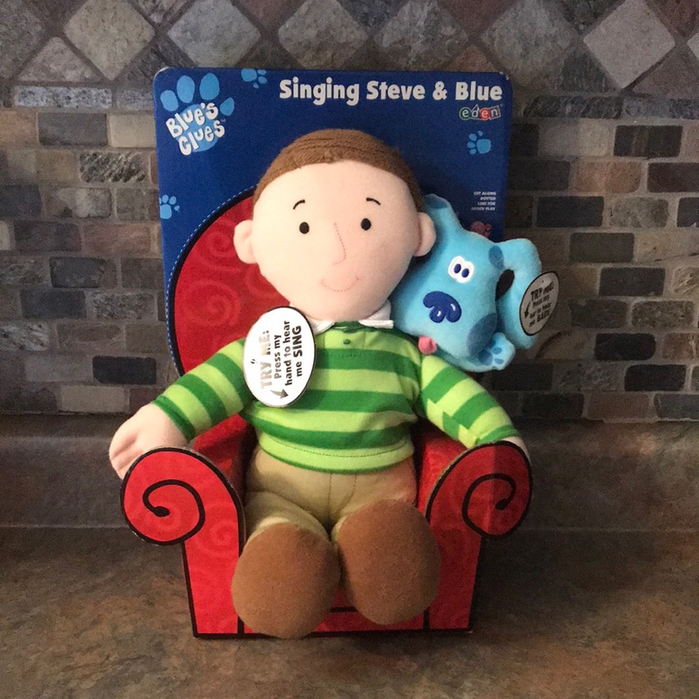 Blue’s Clues Singing Steve & Blue Plush Set